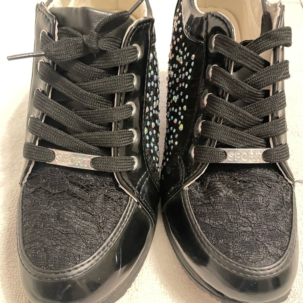 2sets Of wedge shoes different prints